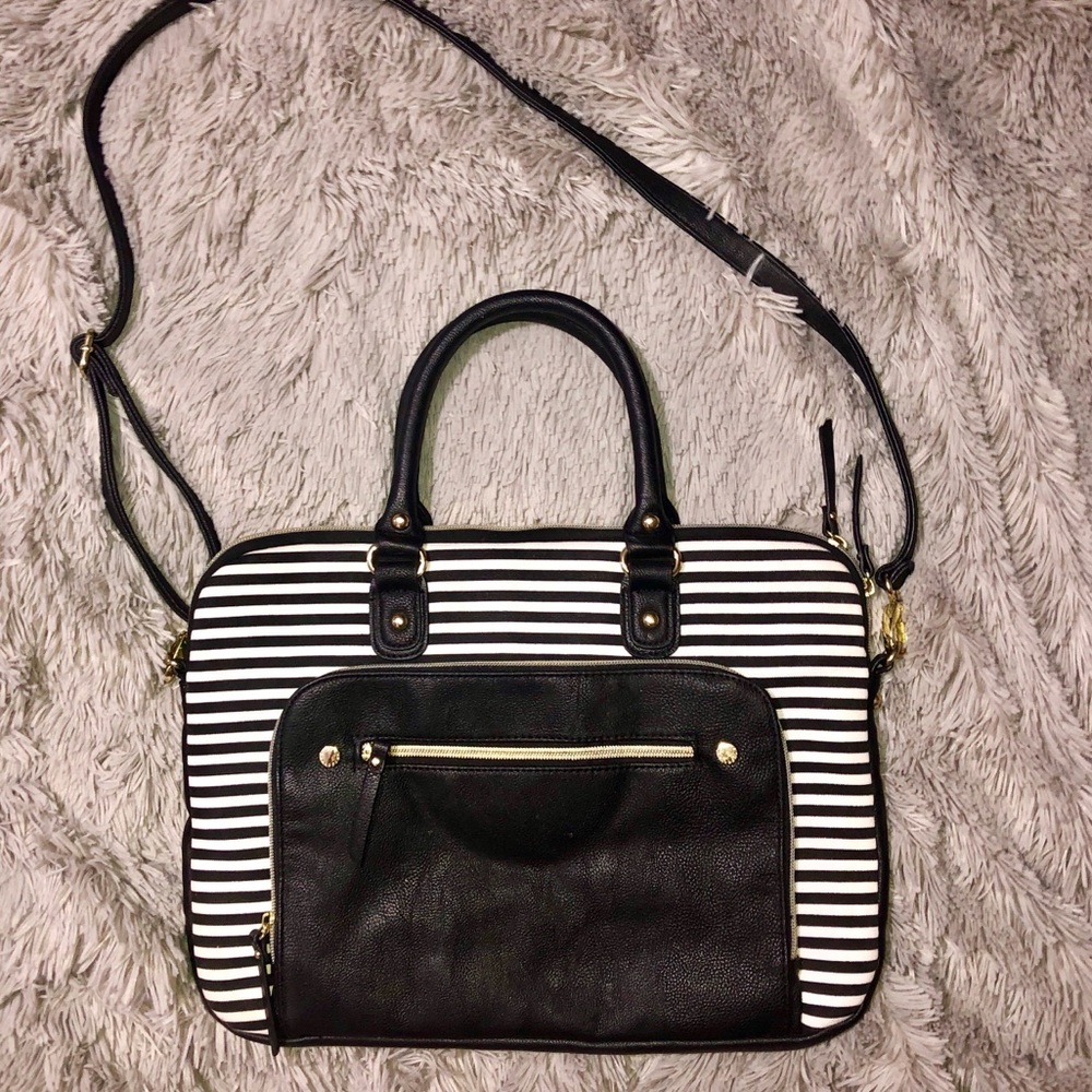 STEVE MADDEN LAPTOP CASE